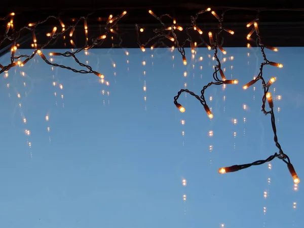 Luces Navidad Reflejándose Una Ventana — Foto de Stock