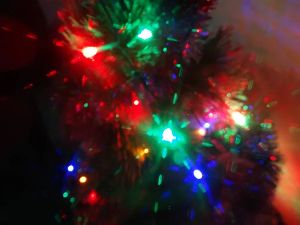 Bunte Weihnachtsbeleuchtung Weihnachtsbaum — Stockfoto