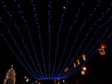 Gece Noel ışıkları görünümü