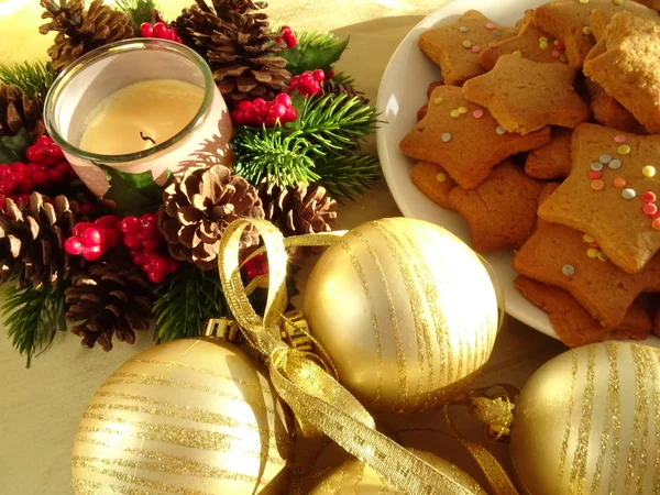 Vela Navidad Galletas Jengibre Bolas Oro — Foto de Stock