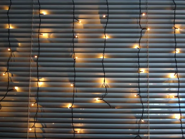 Luces Amarillas Navidad Persianas — Foto de Stock