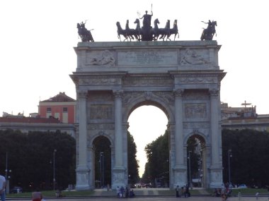 Barış, milan Arch