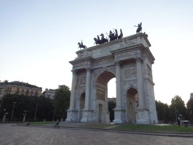 Barış, milan Arch