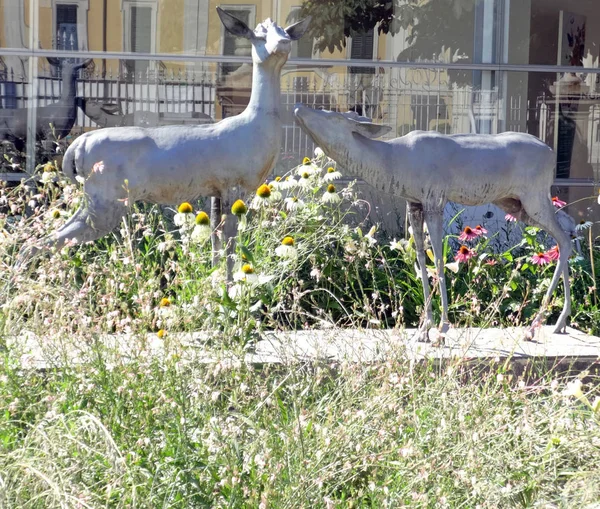 Statue Des Cerfs Dans Parc Milan — Photo