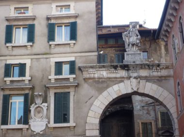 Verona cephe mimarisi
