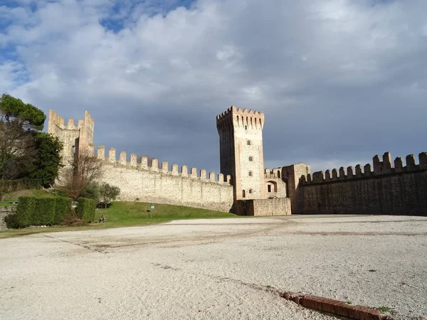 Facciata Del Castello Vecchio Estense — Foto Stock
