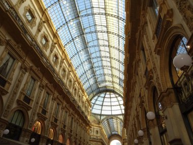 Milan Galeri cam tavan