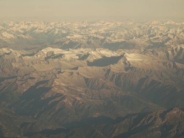 uçak görünümünden dağlar