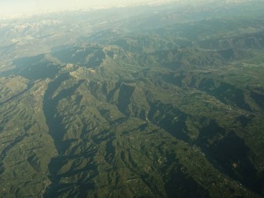 uçak görünümünden dağlar