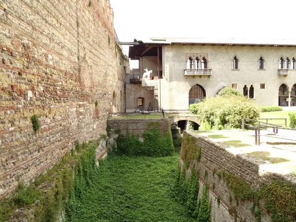Fassade Des Italienischen Schlosses — Stockfoto