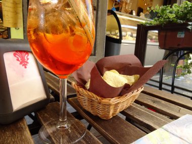 İtalyan Aperol Spritz kokteyl