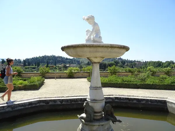 Italian Fountain Garden — Stock Photo, Image