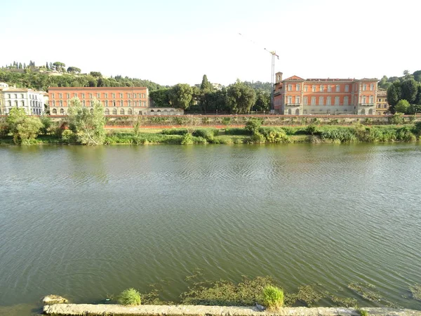 Venedik Chanel, İtalya arka plan