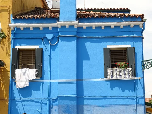 Fachada Azul Casa Italiana —  Fotos de Stock