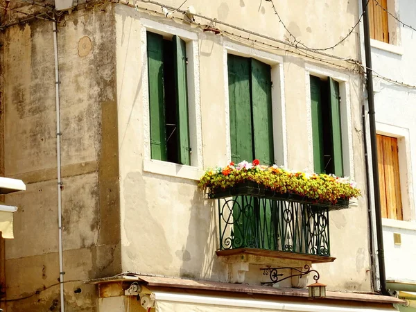 Fasada Tradycyjnej Włoskiej Architektury — Zdjęcie stockowe