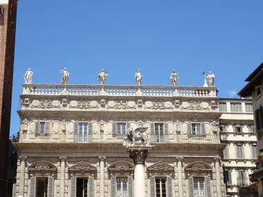 Geleneksel Italyan mimarisi cephe