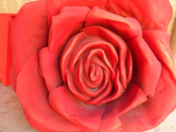 Woodern Red Rose Art