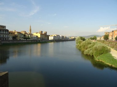 Floransa Nehri manzarası