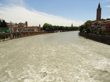 Floransa Nehri manzarası