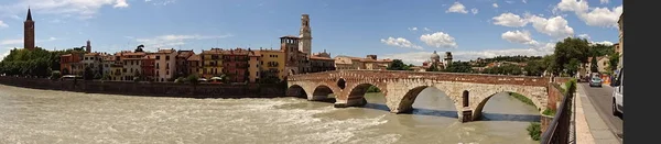 フィレンツェ川の眺め — ストック写真
