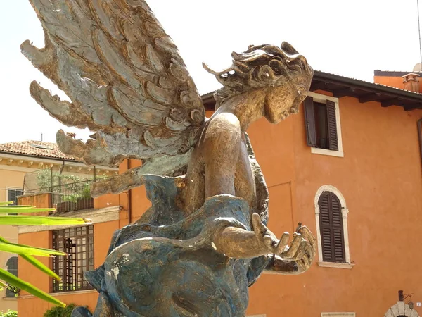 Statue Ange Féminine Italie Heure Jour — Photo