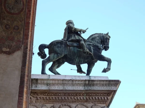 Estátua Itália Durante Dia — Fotografia de Stock