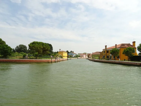 Denizden Burano Renkli Evler Göster — Stok fotoğraf