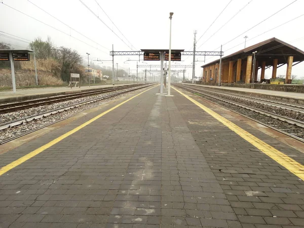 Vista Los Ferrocarriles Italianos —  Fotos de Stock