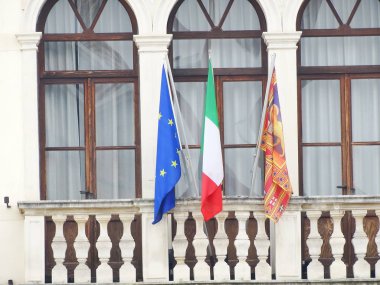 Avrupa Birliği, Italya ve Padua bayrakları