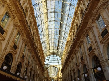 Milan Galeri cam tavan