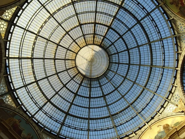 Μιλάνο Γκαλερί Στρογγυλή Γυάλινη Οροφή — Φωτογραφία Αρχείου