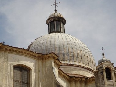 Cephe İtalyan Kilisesi