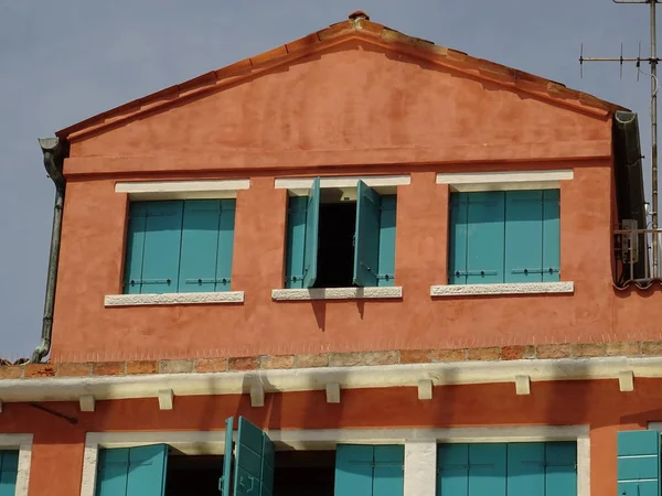 Ventanas Edificio Tradicional Italiano —  Fotos de Stock