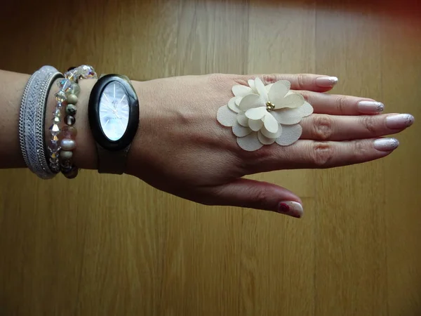 Small Flower Ring Female Finger — Stock Photo, Image