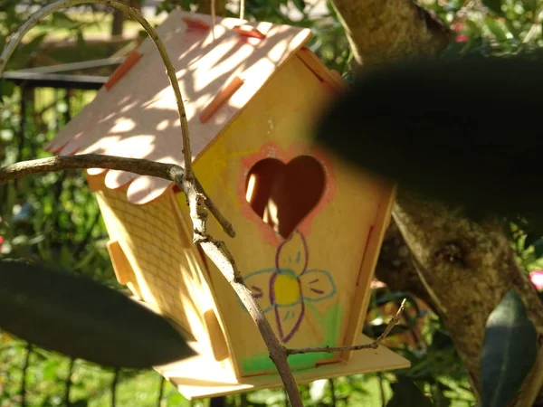 Birdhouse Bois Avec Trou Coeur — Photo