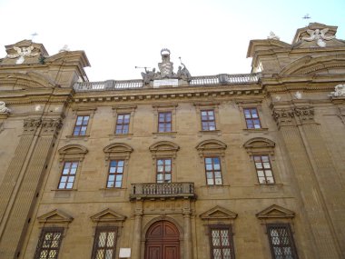 Geleneksel Italyan mimarisi cephe