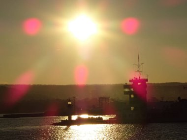 Günbatımında Sea Port