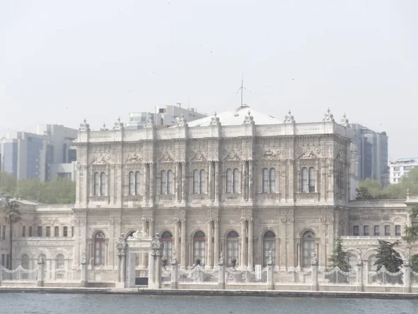 Dolmabah Palác Pohled Moře — Stock fotografie
