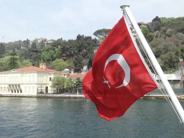 Bandiera Nazionale Turca Sullo Sfondo Del Mare — Foto Stock