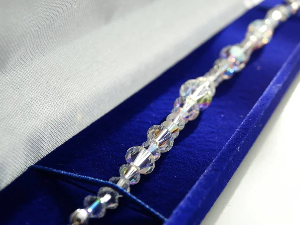 Bracelet Cristal Dans Une Boîte Bijoux Velours Bleu Royal — Photo
