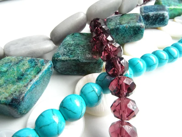 Stringhe Perline Pietre Preziose Varie Forme Colori — Foto Stock