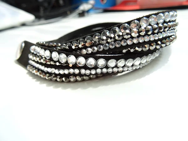 Pulsera Moda Negro Con Cristales Blancos —  Fotos de Stock