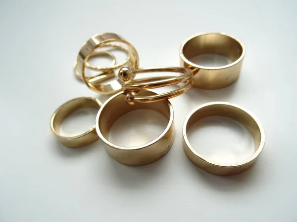 Simple Golden Rings in Various Sizes