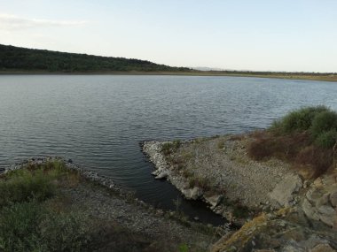 Gündüz Suni Göl Görünümü 