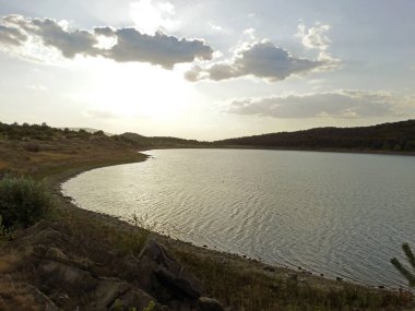 Gündüz Suni Göl Görünümü 