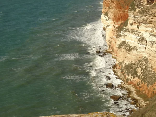 上から岩が多い海岸の眺め — ストック写真