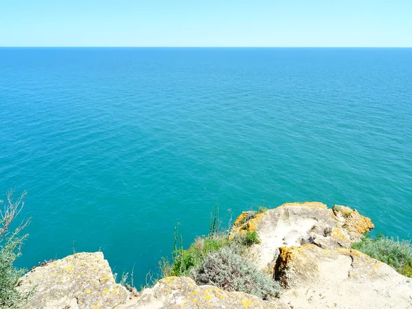 高い岩から海の景色 — ストック写真