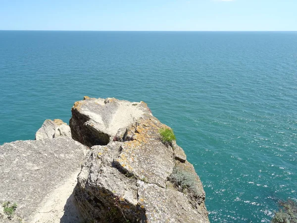 高い岩から海の景色 — ストック写真