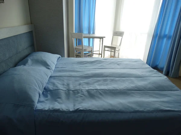 海スタイル ホテルのベッドルーム — ストック写真