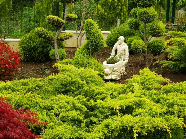 View Decorative Garden Figure — Stock Photo, Image